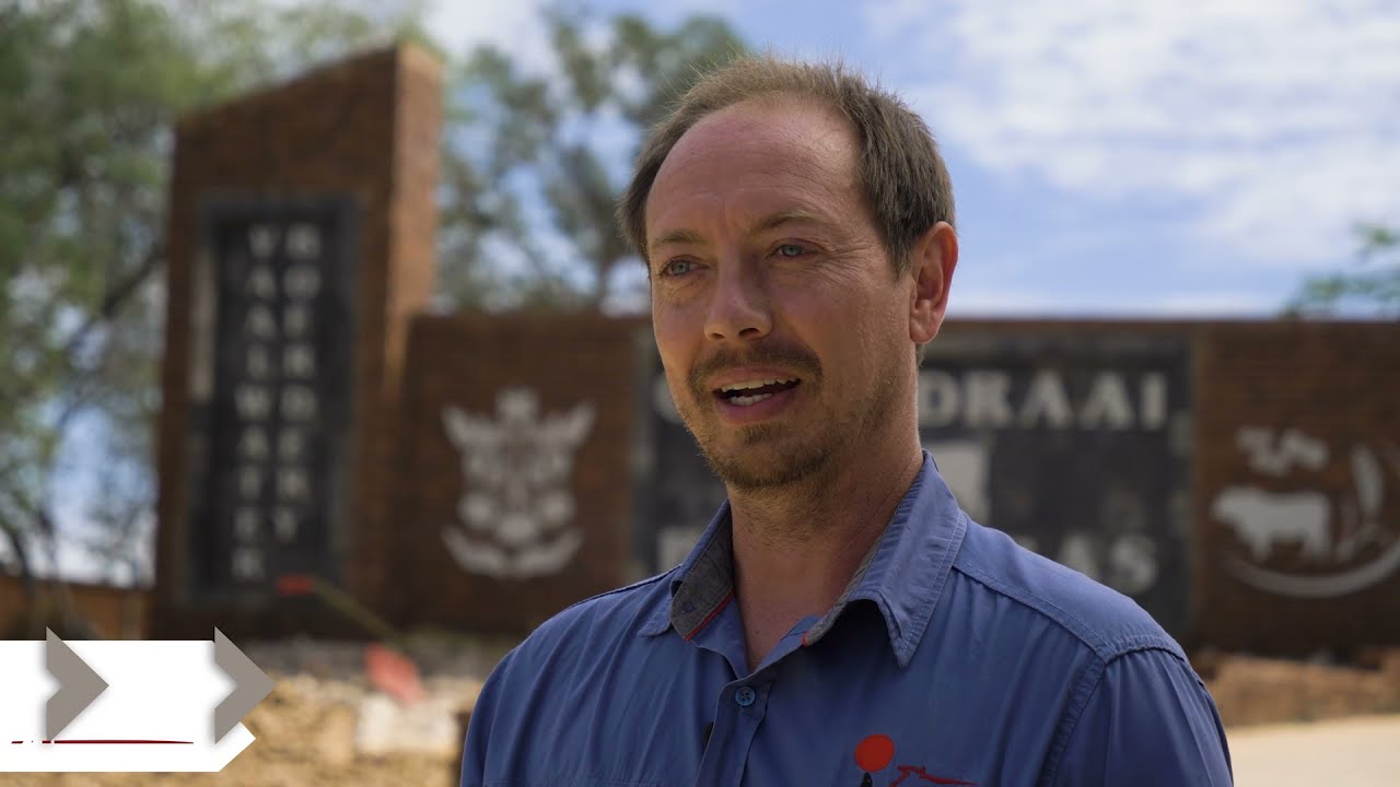 MOLATEK | Cattle Feed and Licks with Pierre Marais