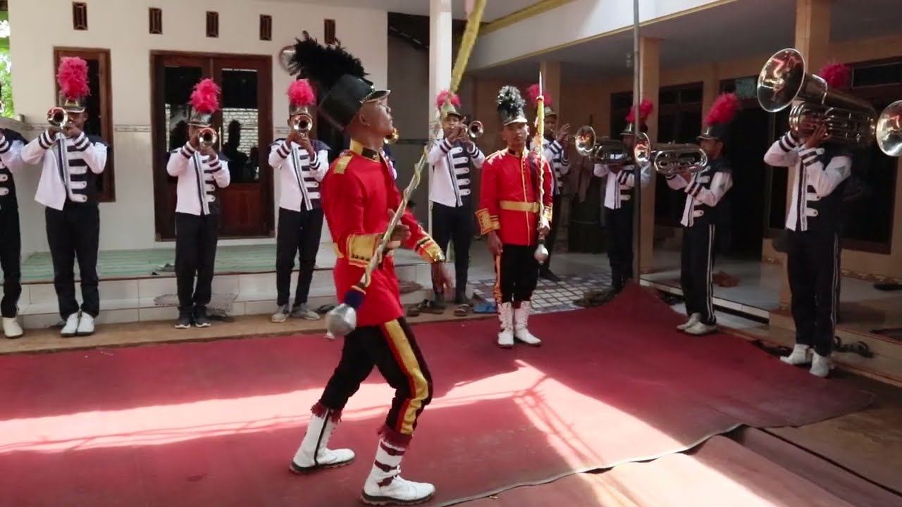DRUMBAND GP ANSOR ALMUHAJIRIN. ACARA MANTEN ADAT MADURA DESA PLAKARAN AROSBAYA.