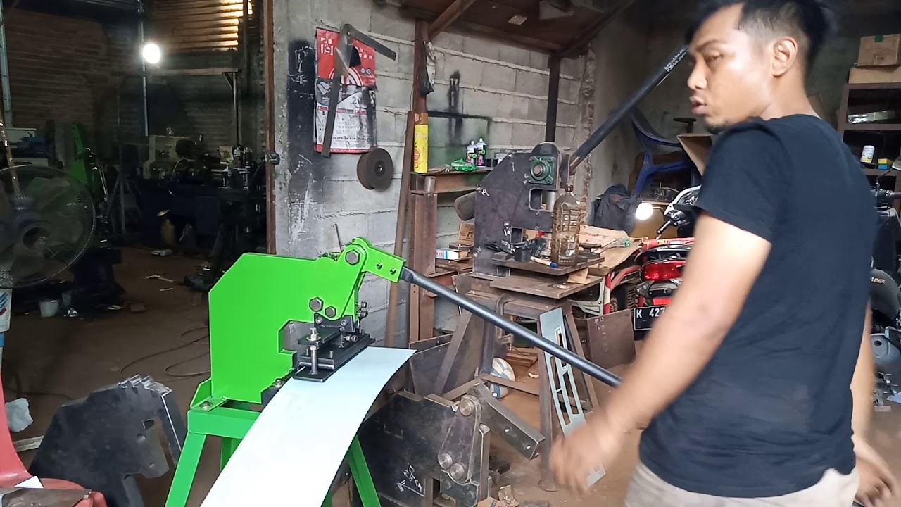 Mesin pon mini melubangi besi, staniless, pola kotak. 085225385889