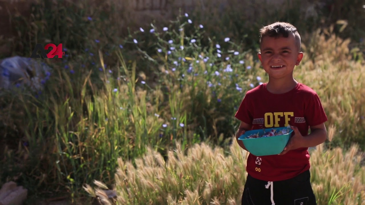 سوريا |أهالي القامشلي يزورون مقابر ضحايا الحرب والعنف بأول أيام العيد ‎