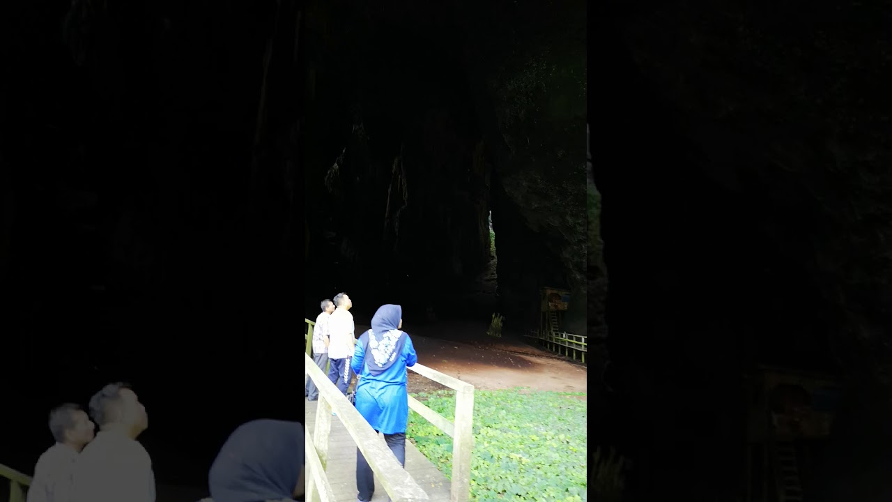 Gua Gomantong