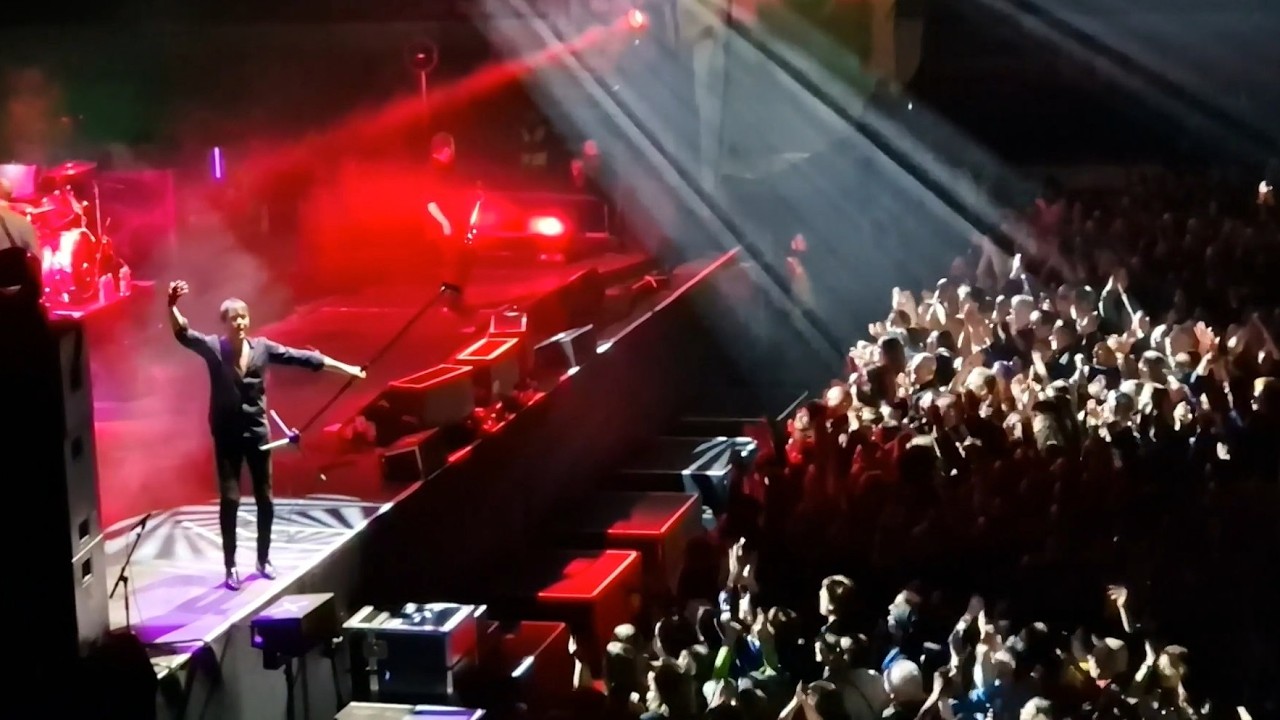 Suede - Beautiful Ones (Live at J&auml;&auml;halli, 2026