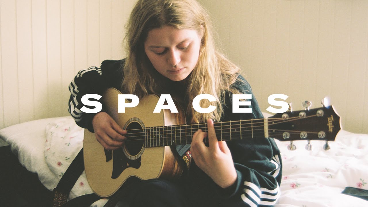 SPACES: Inside the No-Frills Norway Flat Where girl in red Exports Self-Love Across the Internet