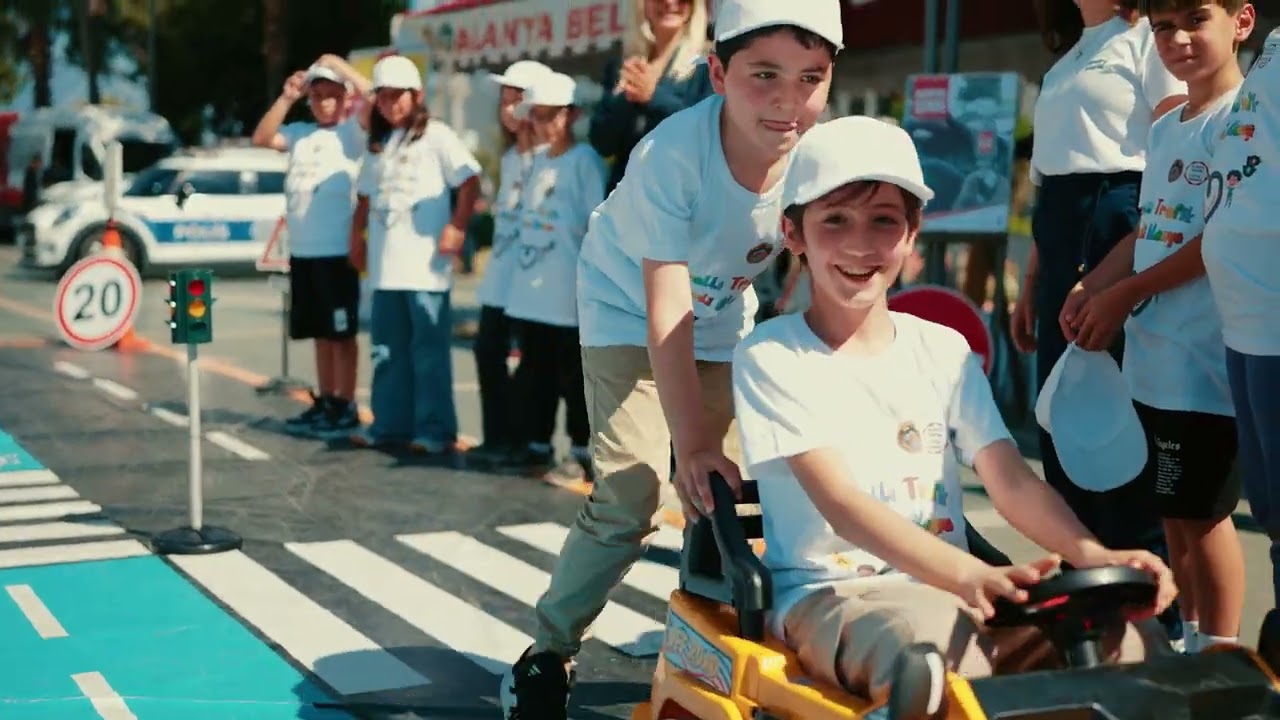 Trafik Haftası kapsamında öğrencilerimiz, vatandaşlarımız ve görevli personelimizle bir araya geldik