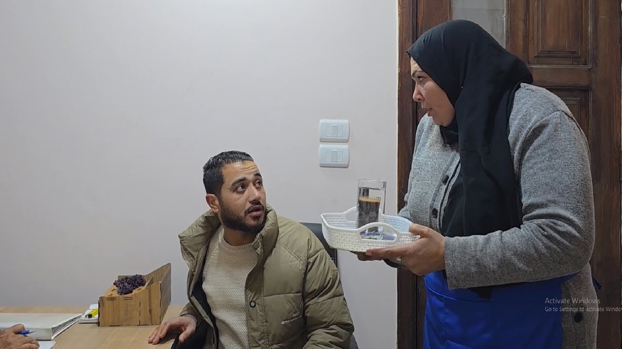 كان هيشتغل مدير فى الشركه واتصدم لما لقى امه هي عامله البوفيه ! فماذا فعل