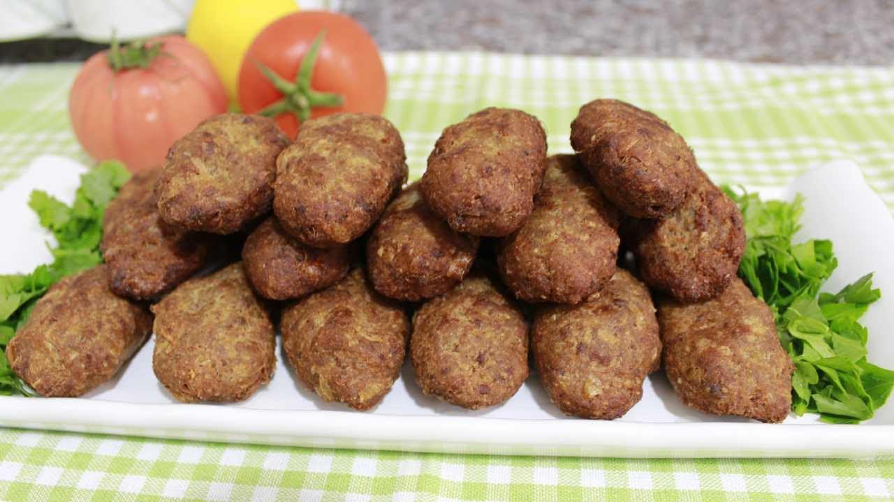 Sadece 150 Gram Kıymayla Bu Kadar Lezzet! | Pırasa Köftesi Mutlaka Denemelisiniz 👌🏼