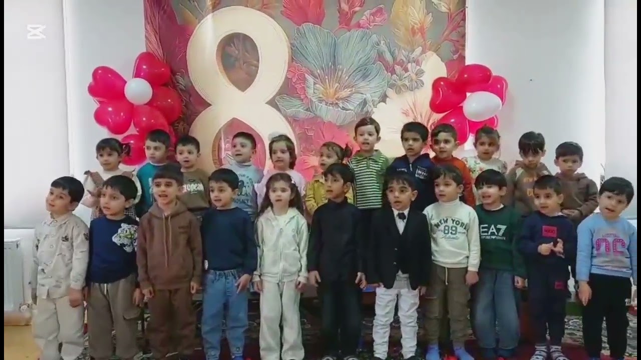Ucar 4 saylı körpələr evi-uşaq bağçası.Bayramınız mübarək,əziz analar!