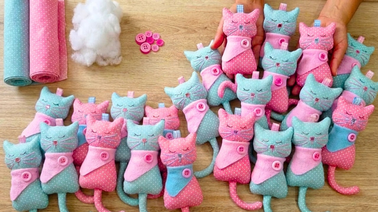 I made 50 pairs a day and SOLD them in 5 hours! Cute little kitten made from fabric scraps | DIY