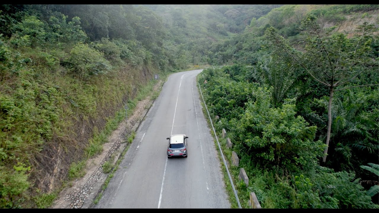 SCENIC DRIVE THROUGH THE AVATIME MOUNTAINS LOCATED IN THE VOLTA REGION OF GHANA, WEST AFRICA.