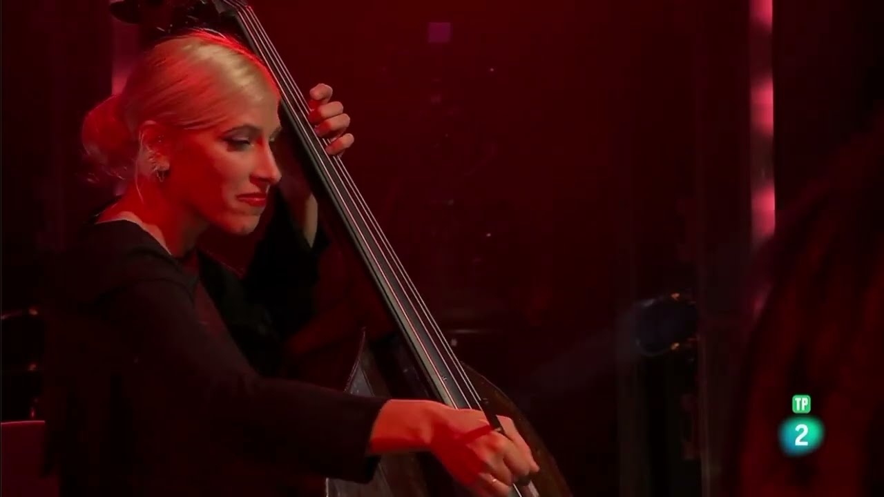 MAQUILLAJE - J. E. Cuacci, Mariel Martínez y La Máquina del Tango en RTVE Las Noches del Monumental