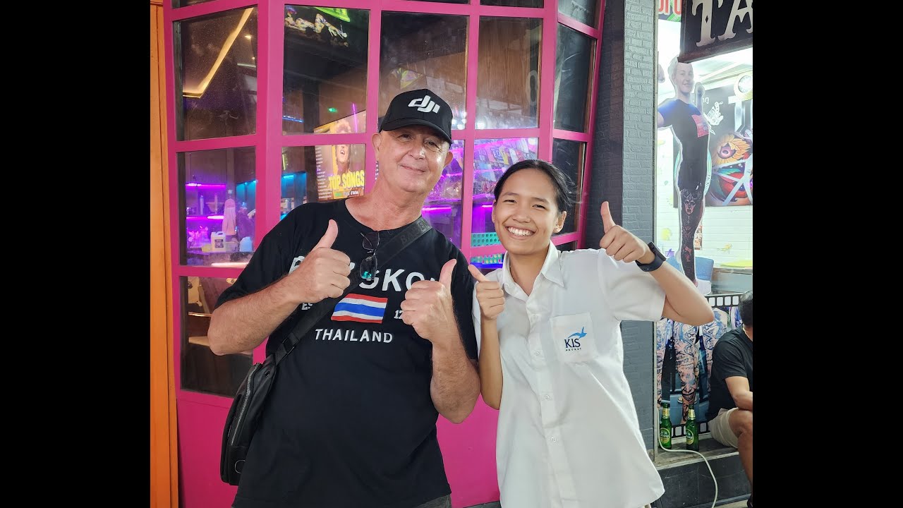 Queen On Street  August 25 2023