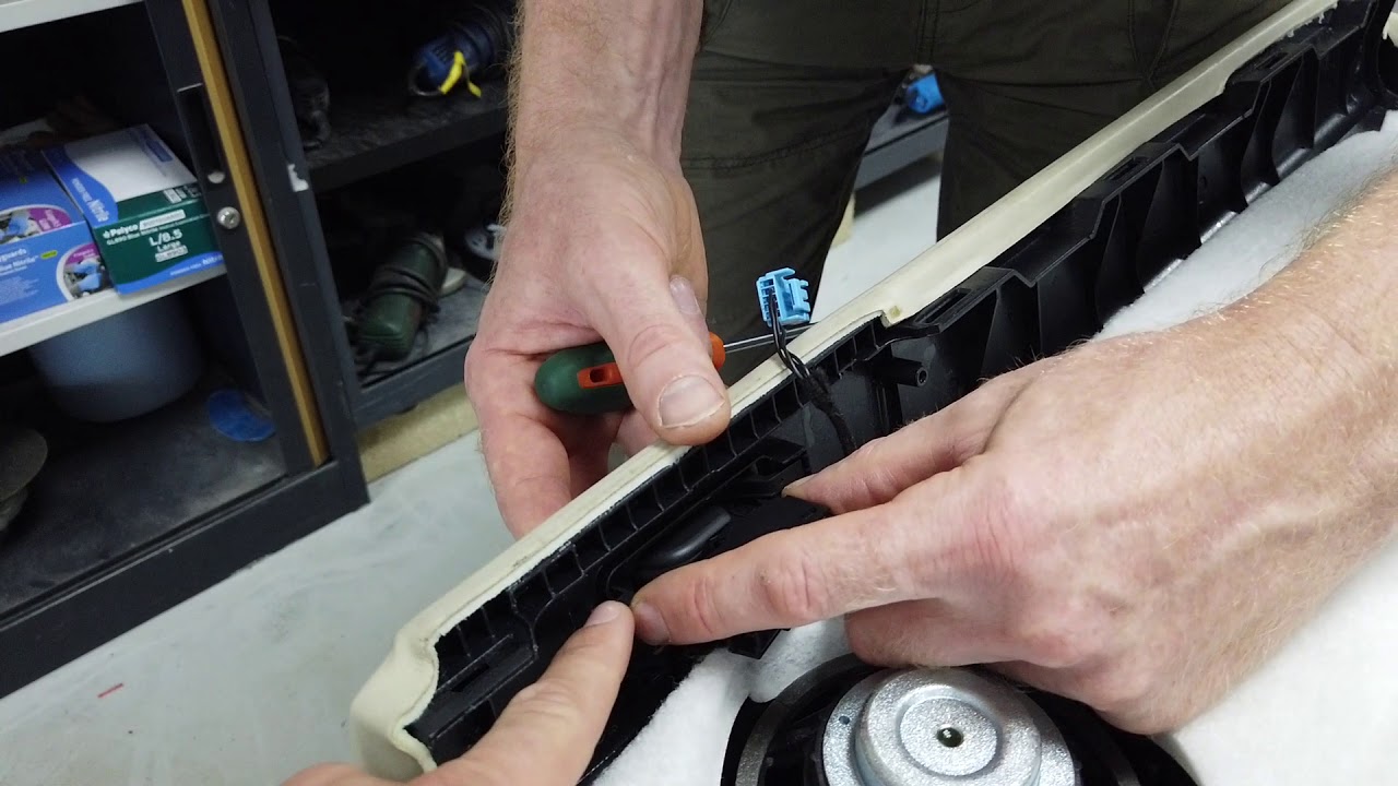 How to change / upgrade the electric window switches on Range Rover Sport L494