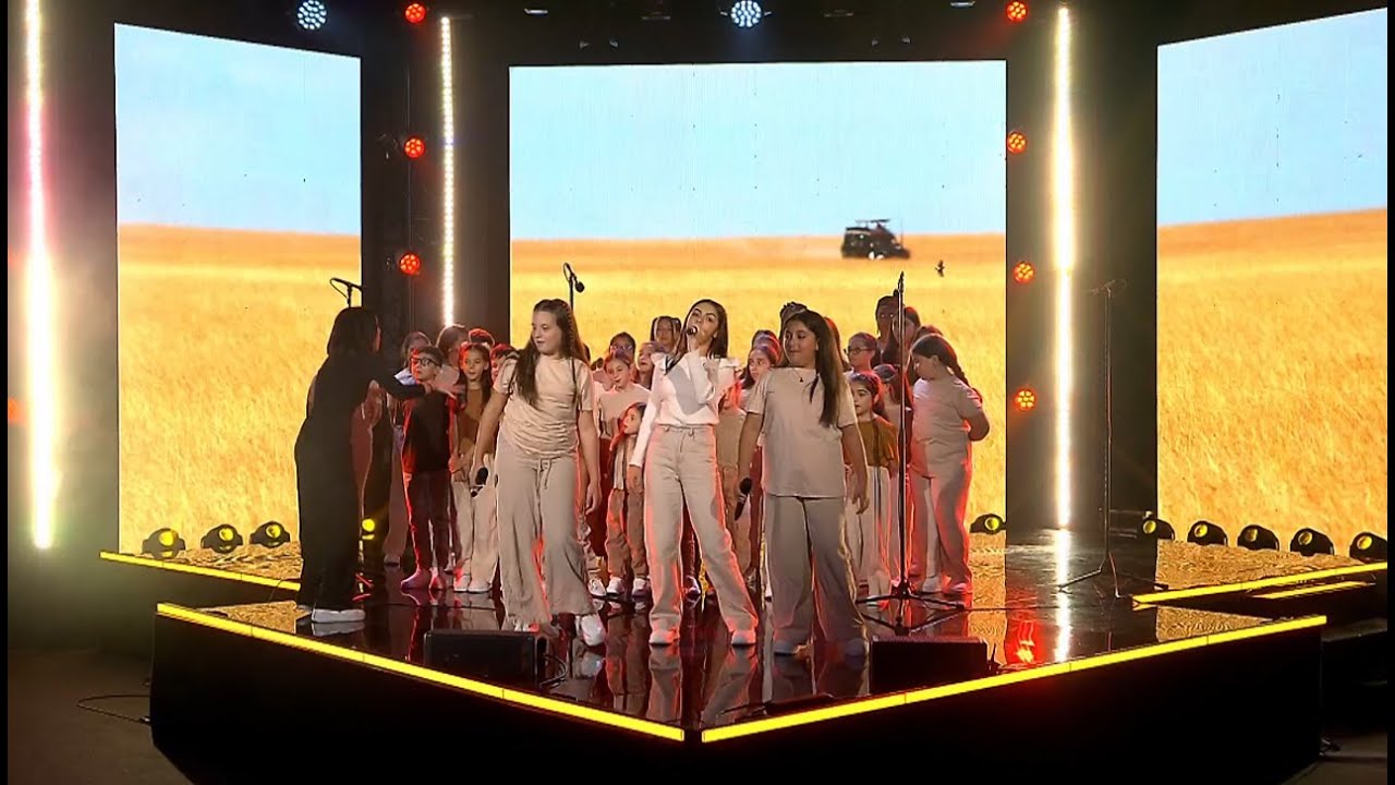 La Voix Harmonies - The whole jungle bows at the talent of these cuties