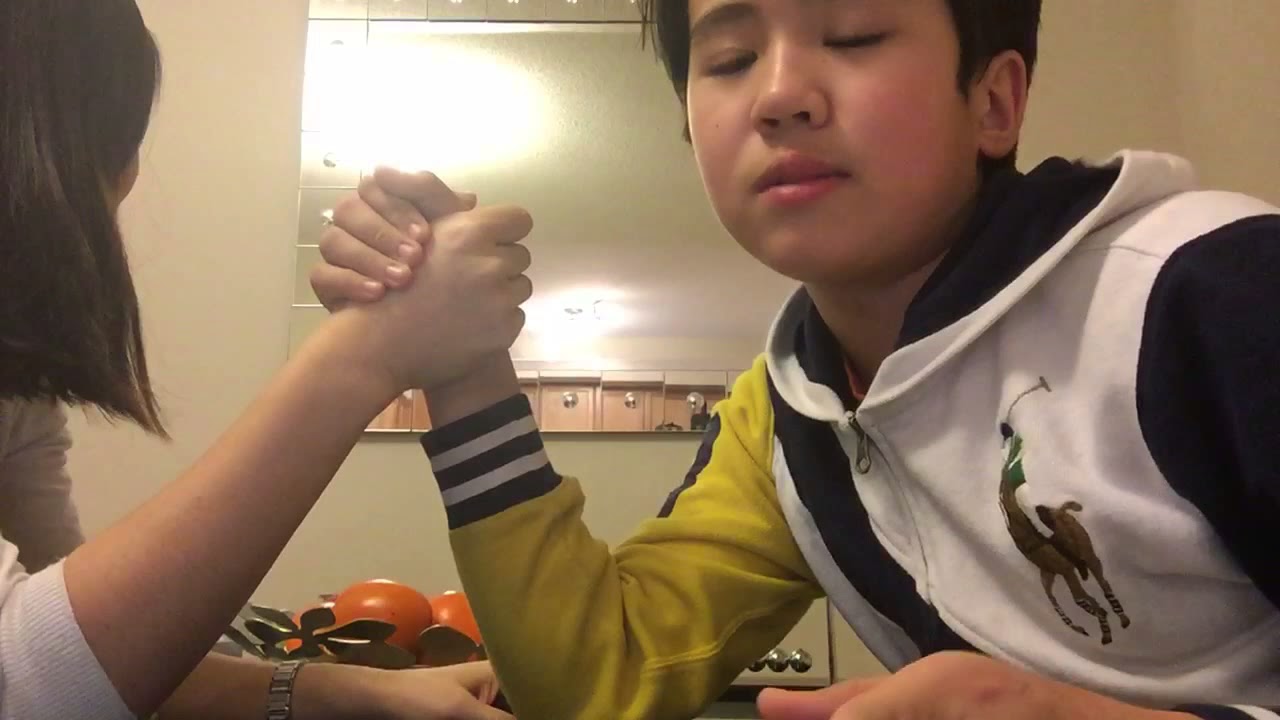 Arm Wrestling my Mom. Find out the WINNER!!