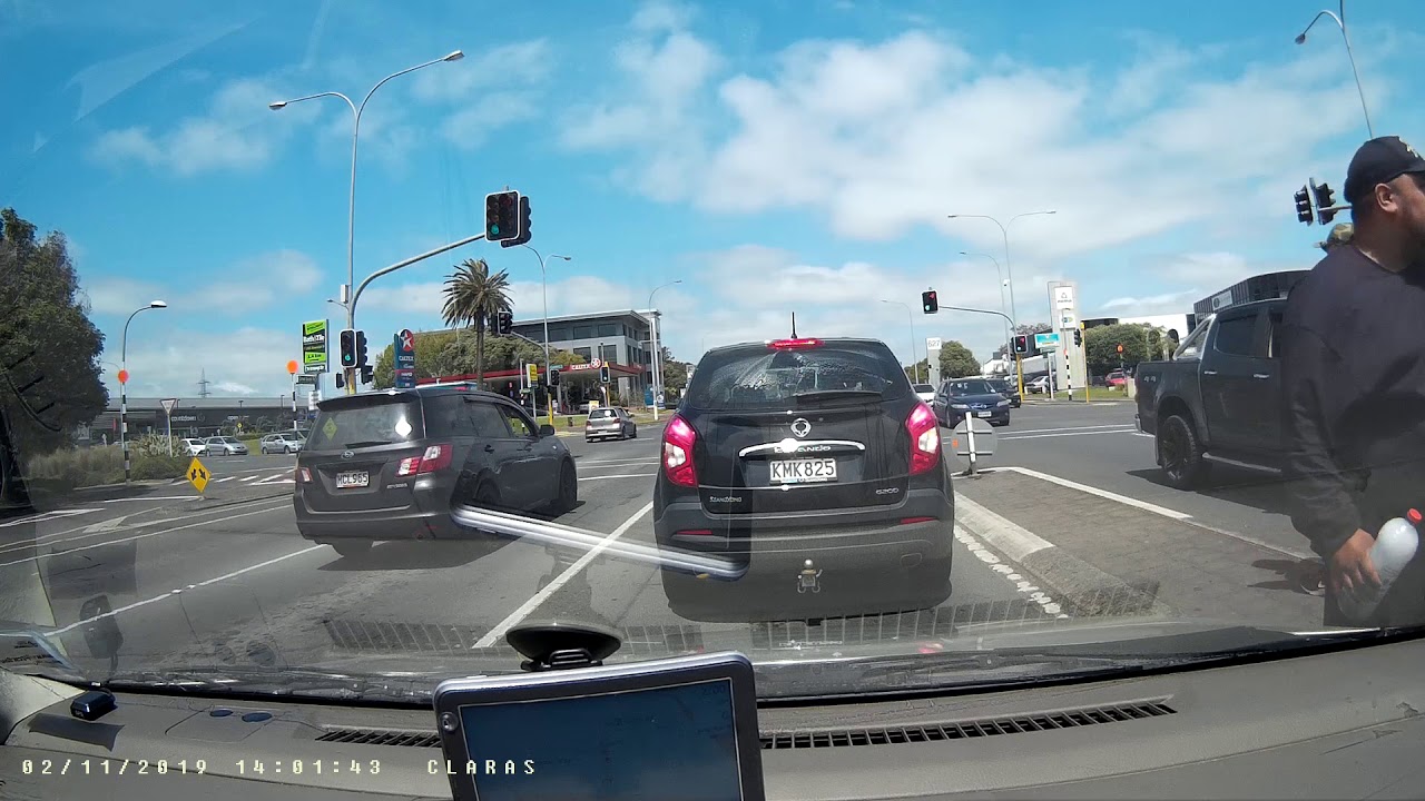 Window washer road rage