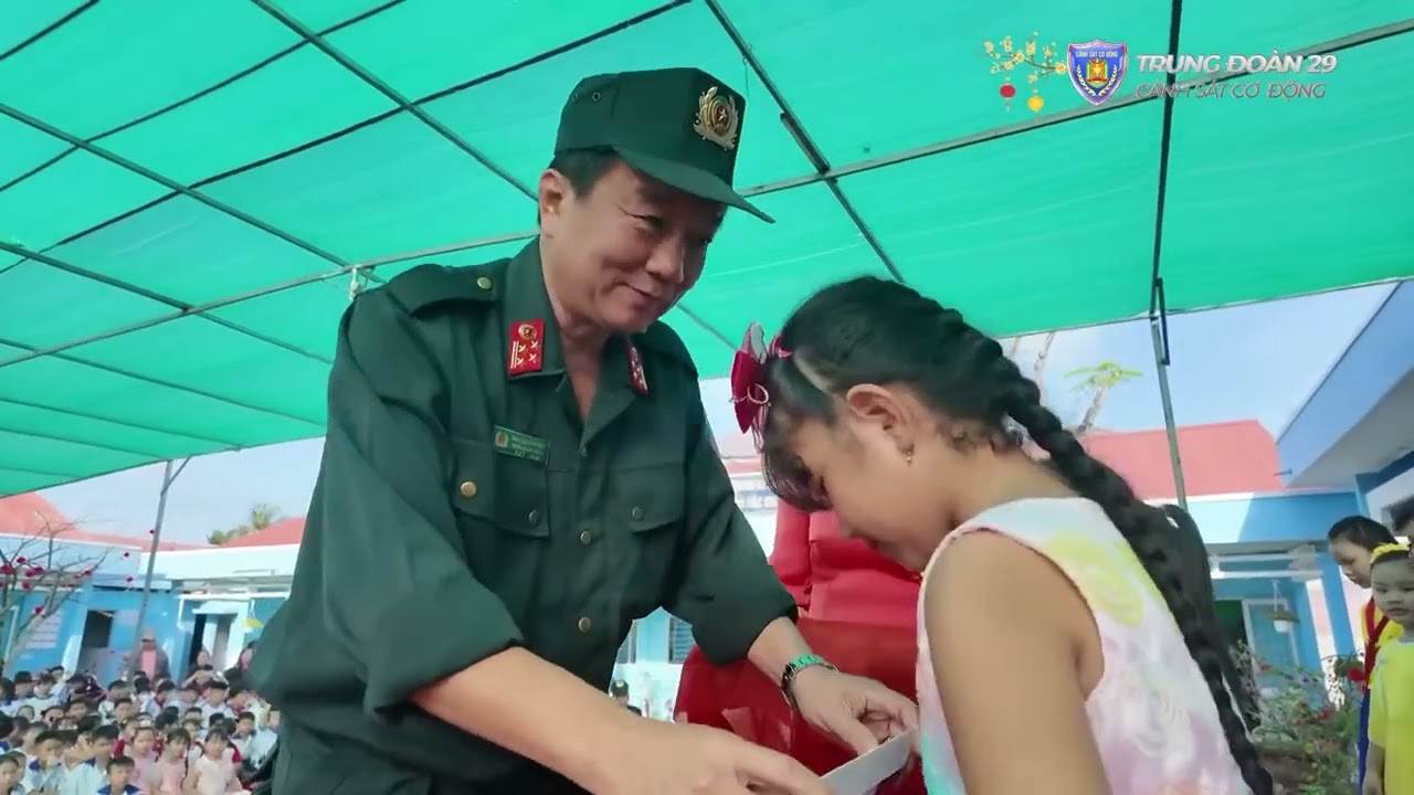 🇻🇳 “TRAO YÊU THƯƠNG - NÂNG BƯỚC EM ĐẾN TRƯỜNG”