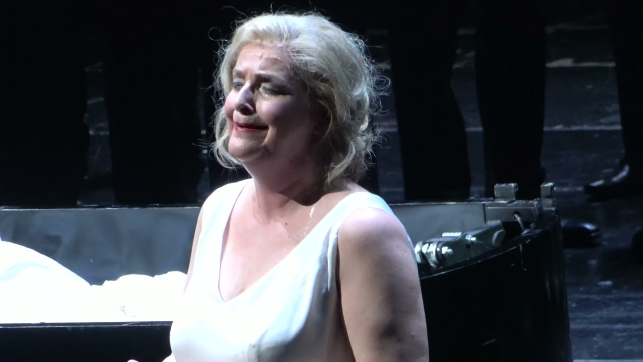RICARDA MERBETH Stark Scheite schichtet mir dort (Wagner: Götterdämmerung)