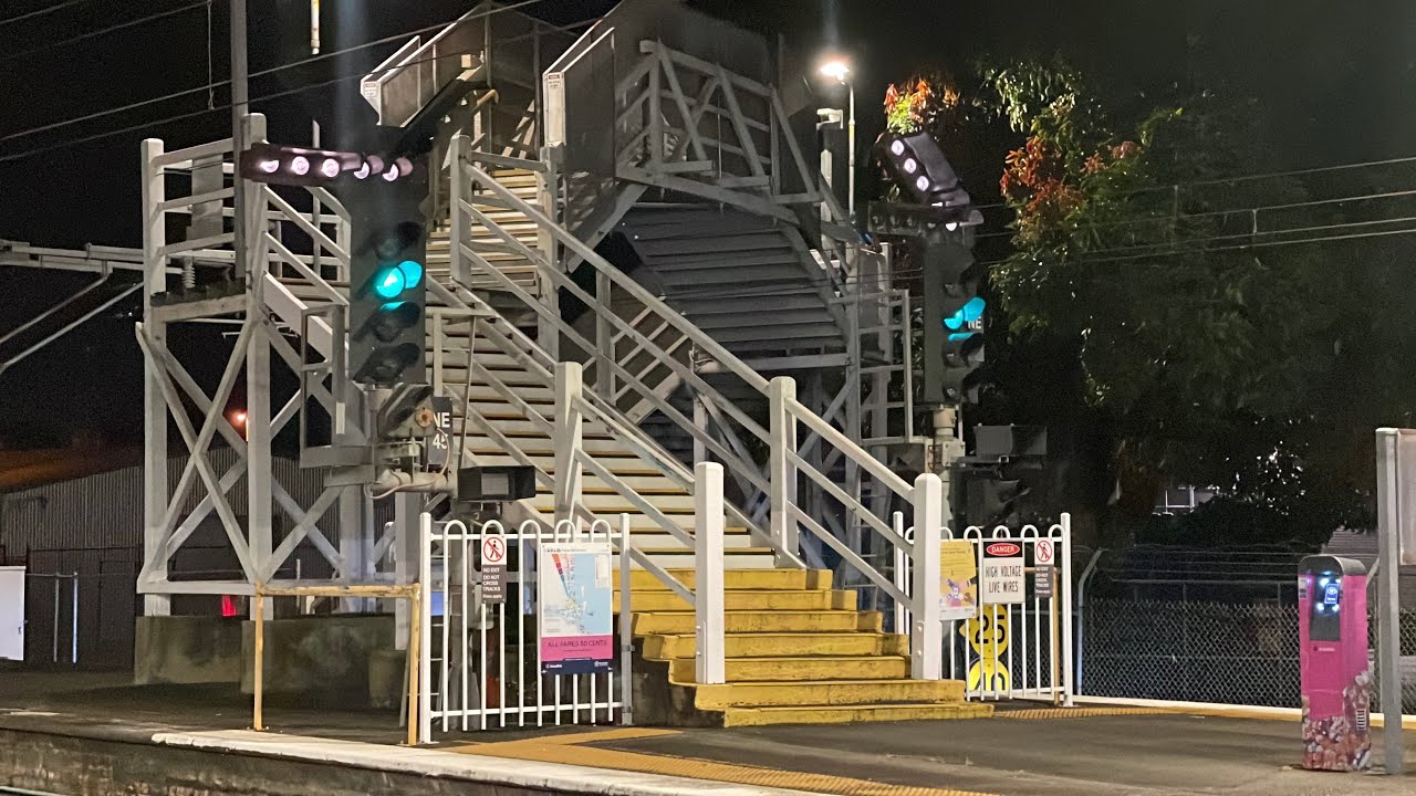 Trains in Brisbane with trains west and north.