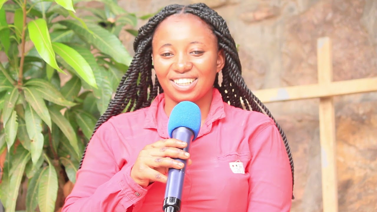 Niba udafite umugore ntuyirebe!! Nkunda imboro nini cyane mfite amazi menshi cyane