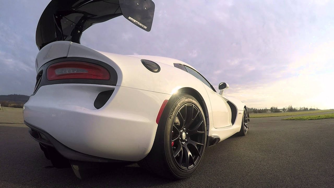 2016 Dodge Viper ACR - Acceleration & High Speed Runs (Autobahn)