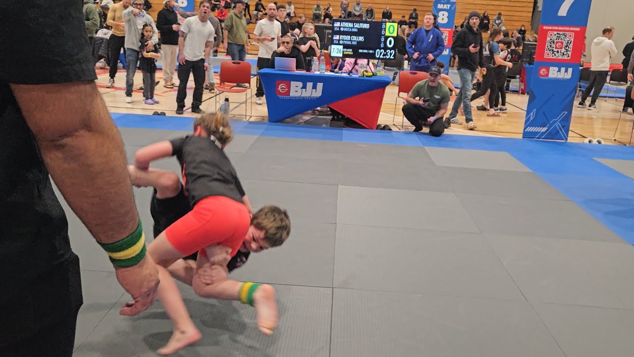 Athena @ Fuji jujitsu tournament. These two went hard.