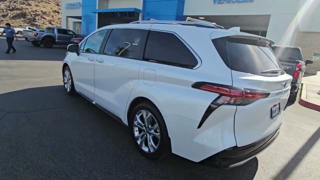 2024 Toyota Sienna Platinum! Only @Jessupautoplaza 