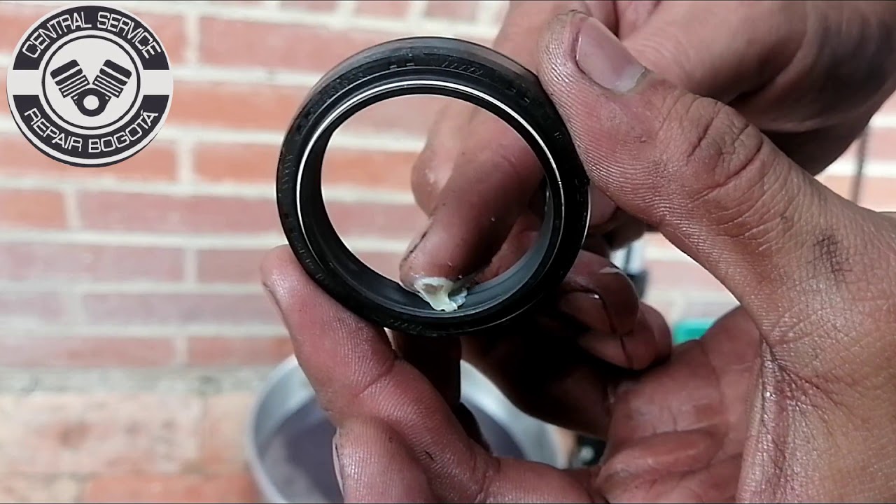 NO SABES COMO SOLUCIONAR ESA FUGA DE ACEITE SUSPENSION// ASI SE CAMBIAN RETENES HORQUILLA