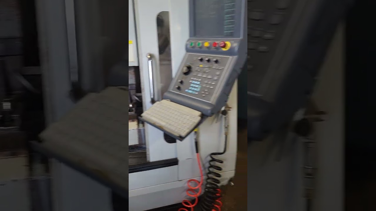 Hurco VM1 VMC Vertical Machining Center,  4000 spindle hours