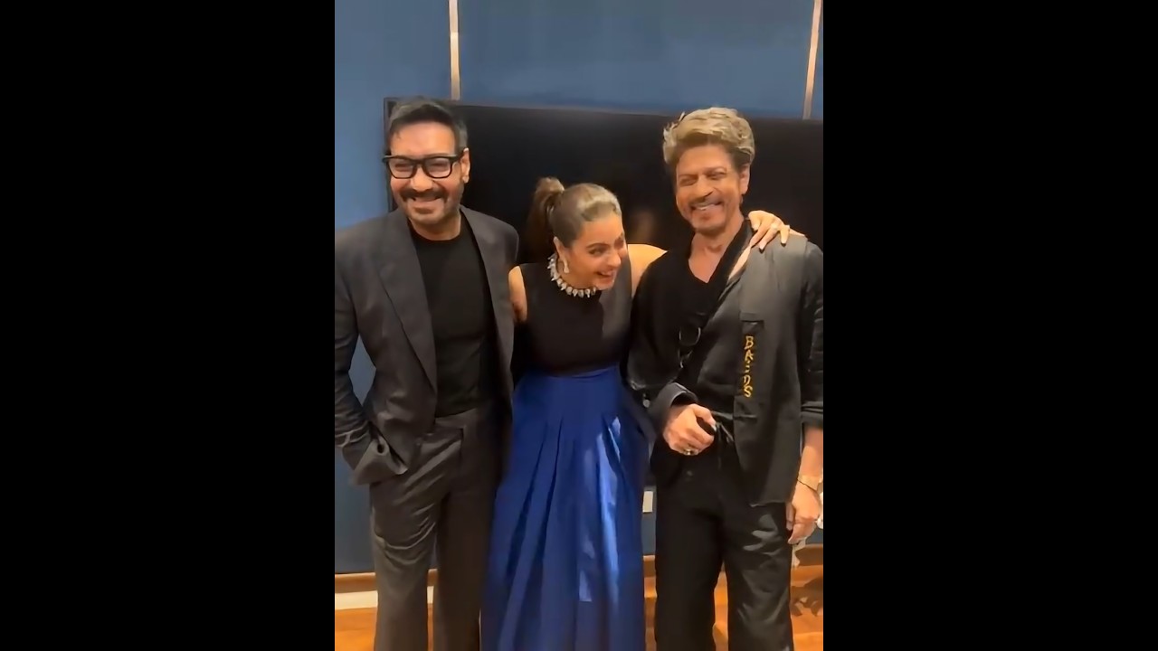 😍 ADORABLE MOMENT #kajol #srk and #ajaydevgn together at the screening of The Ba***ds of Bollywood