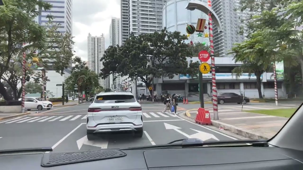 @Driving around Mandaluyong, Greenfield District, Boni Ave. Tunnel, EDSA, Makati, Osmenia Ave.