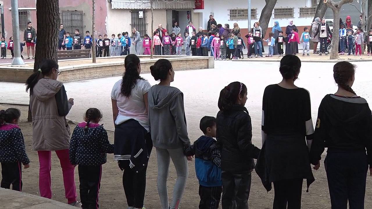 Els alumnes de l'Anicet de Pagès corren pel dret a menjar dels infants