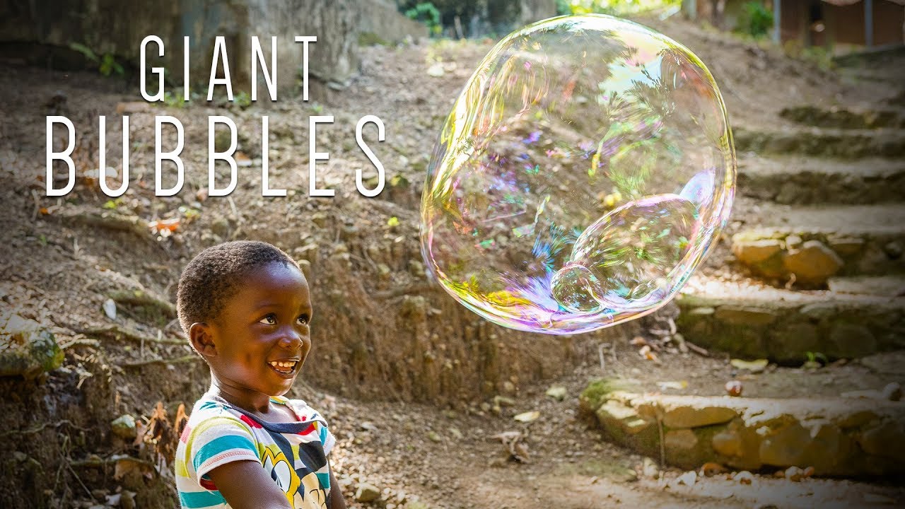 Giant Bubbles with Ratty & Rasta Mokko!