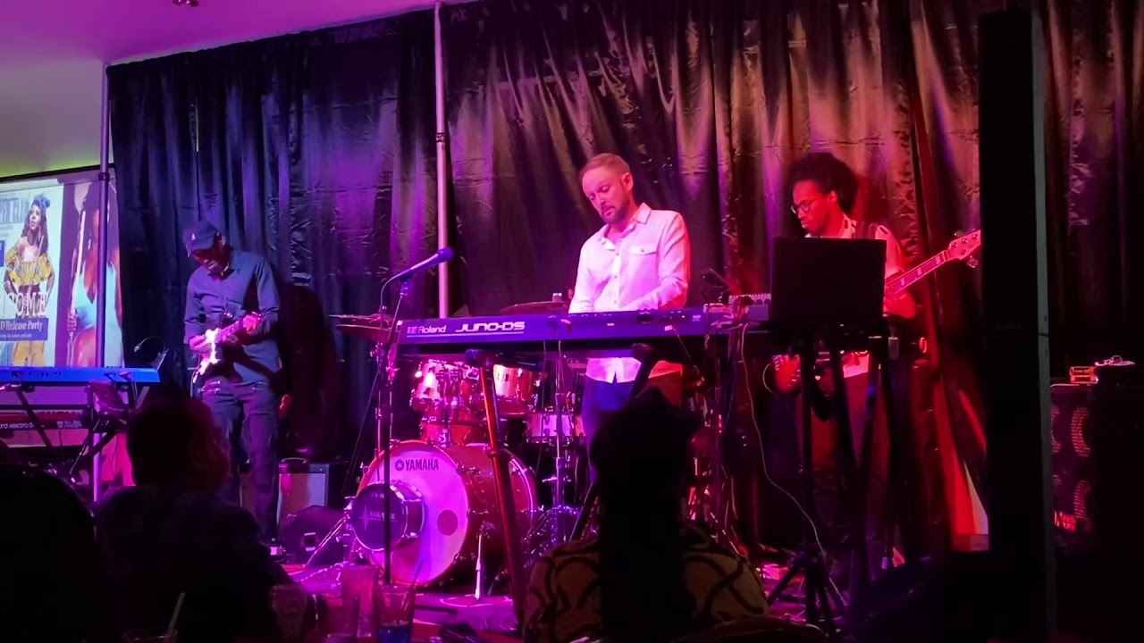 Chill Or Be Chilled/At Your Service - Oli Silk @ Mediterranean Jazz and Supper Club