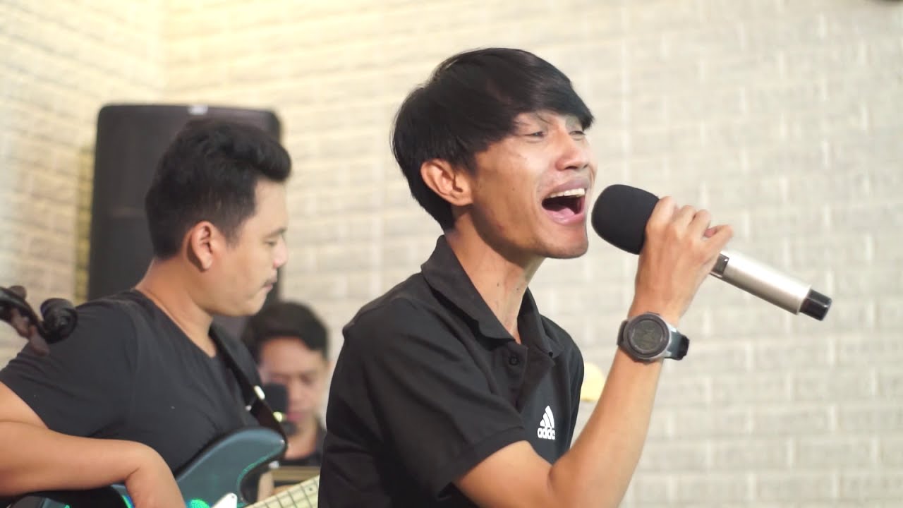 Mahkota Band - Benci tapi rindu (LIVE)