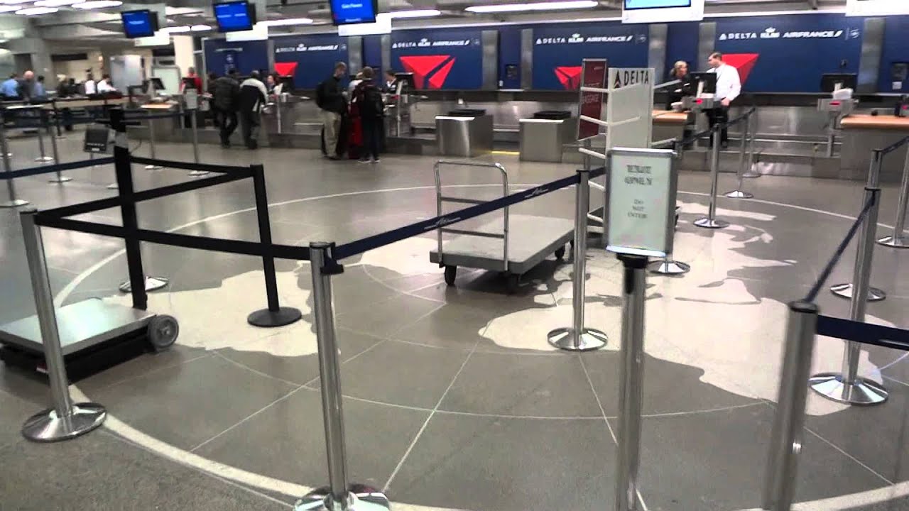 Minneapolis/ St. Paul International Airport Tram & Walk Through