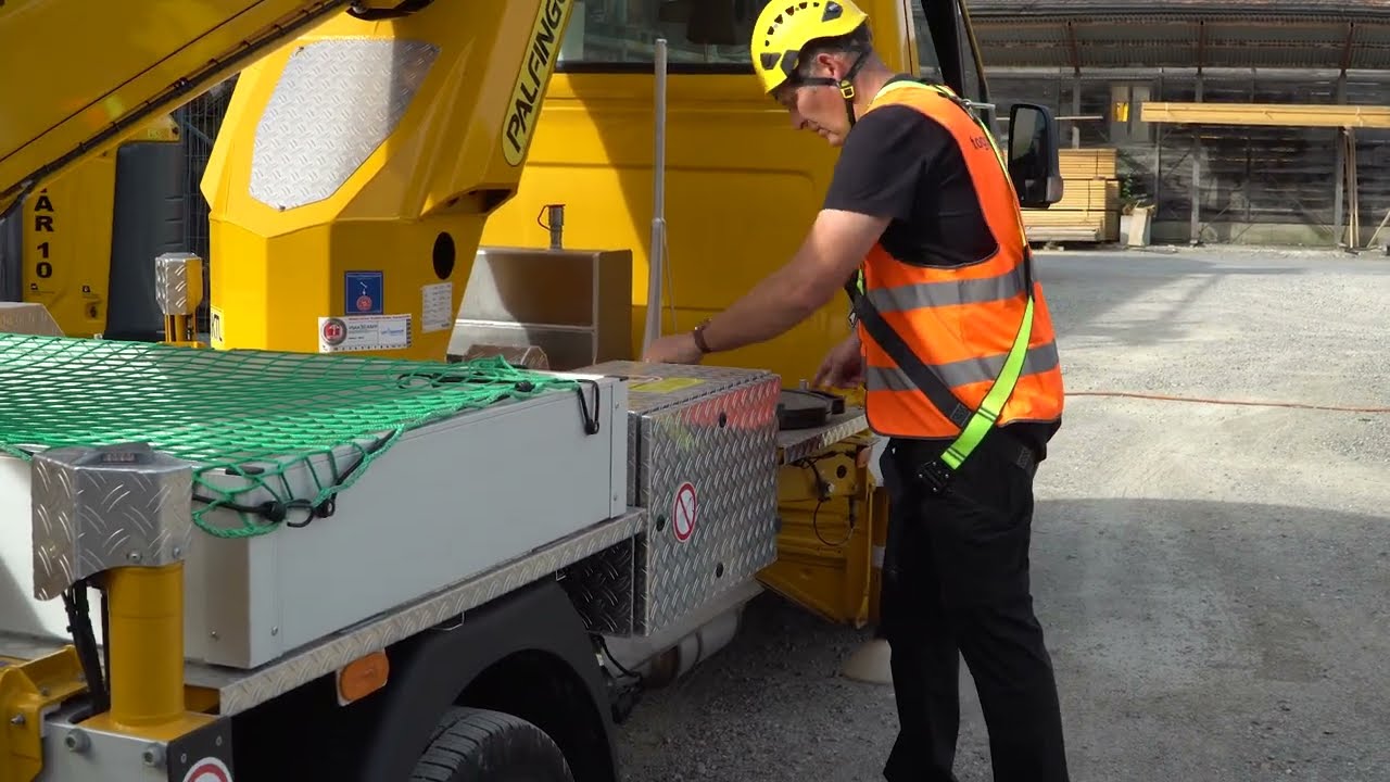 Toggenburger + Co AG Einweisung Hebeb&uuml;hnen Selbstfahrer P280