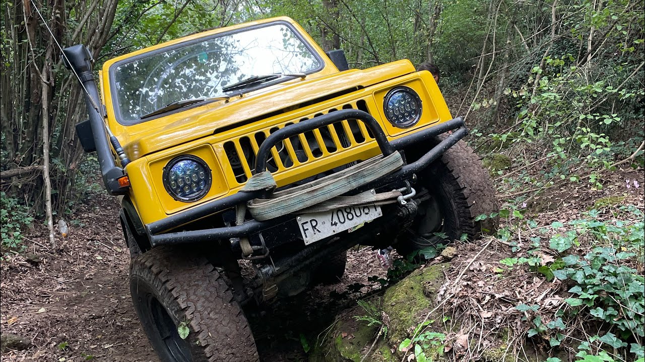 Off road toyota land cruiser lj70 vs Suzuki samurai