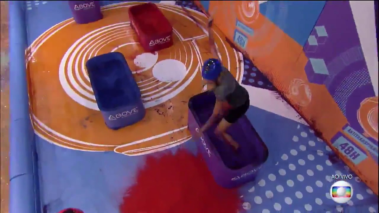 Sarah!!! E dela caraiiiiii ...