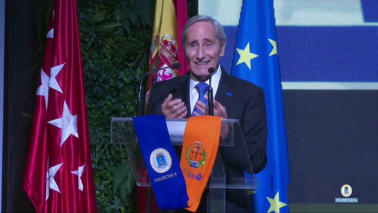 ETSIT - UPM  Entrega de diplomas a los egresados del curso 2023-2024
