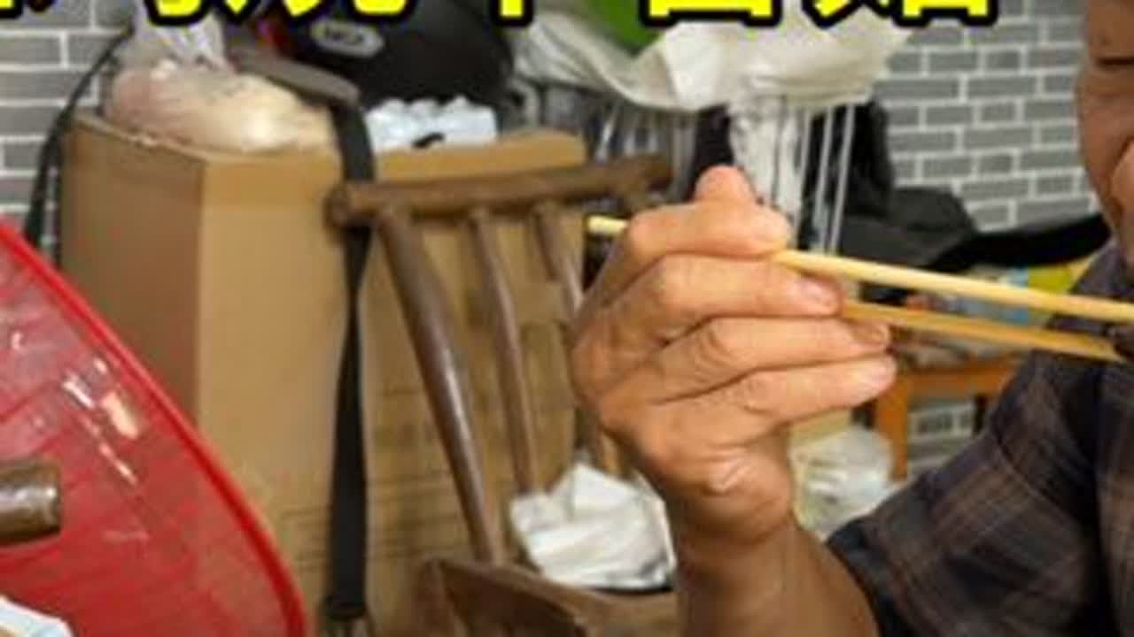 小西娃子发了一百多元水果工资，中午饭吃老母鸡烧干香菇，太香了 我是美食创作者 美食vlog 农村生活
