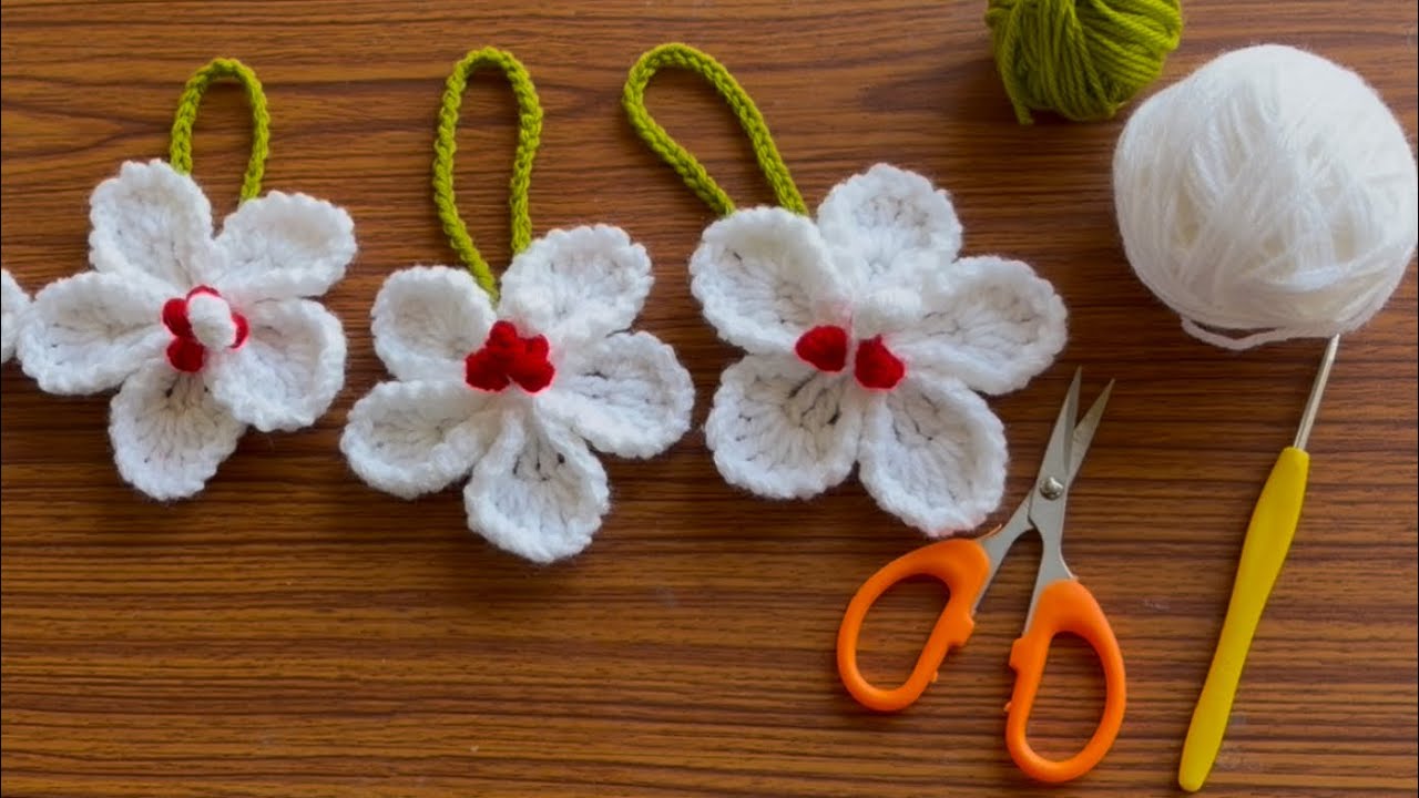 How to make a crochet flower bag charm| crochet flower for beginners #handmadeflower #handmade #diy 