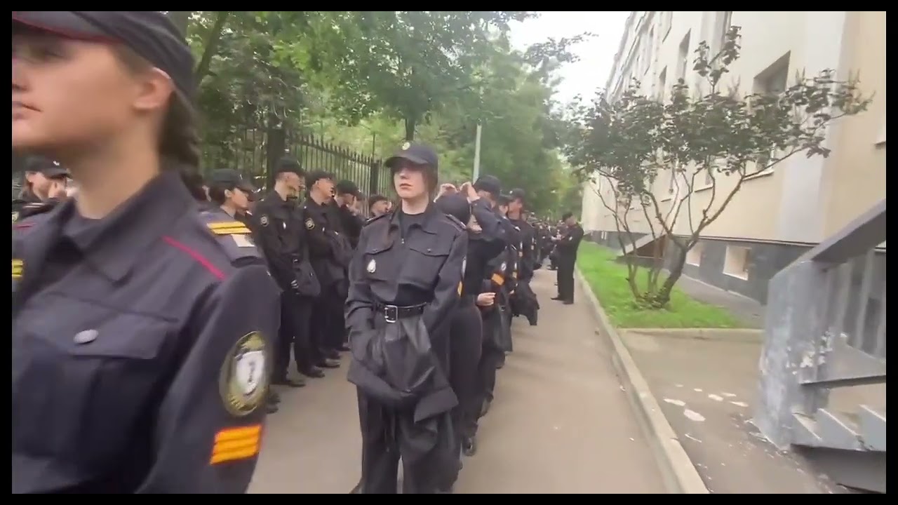 В Колледже полиции прошли строевые смотры