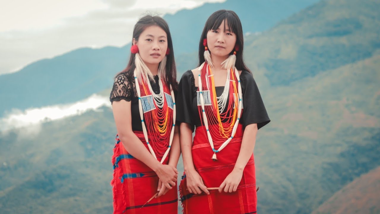 M&uuml;tten Hau- Naknyu Monyu Official Music Video
