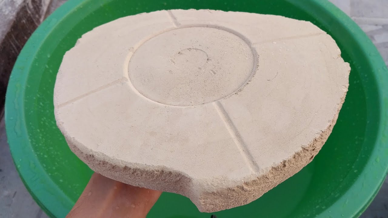 Multani mitti dirt cube shapes dry+Water crumbling