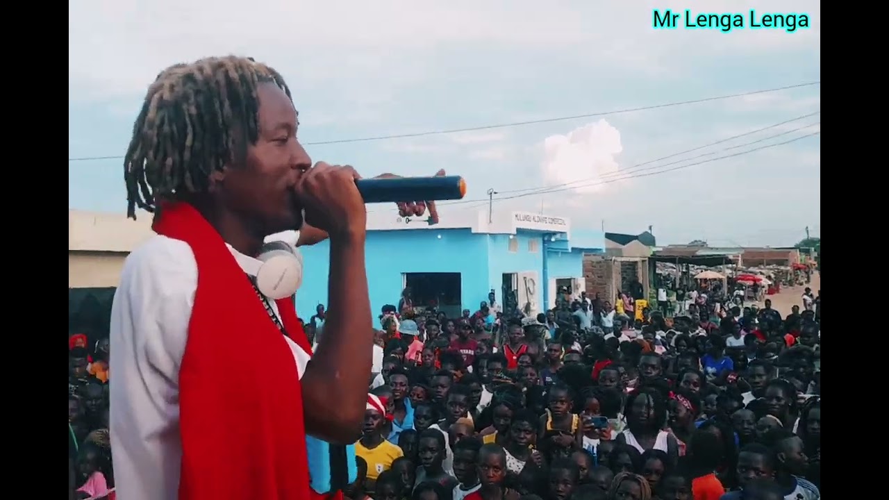 Show no mercado Njala (Matundo) 🔥🔥 É o #Mr Lenga Lenga