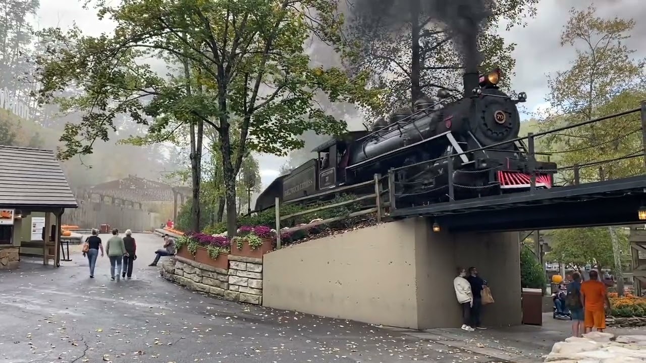 Dollywood Express #70 in the Fall