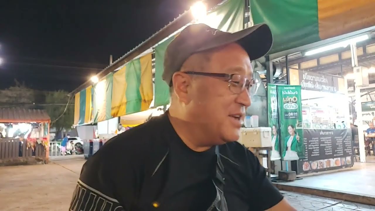 국경 넘느라 고생한 보람이 있네! 우돈타니 오자마자 먹방 찍었습니다