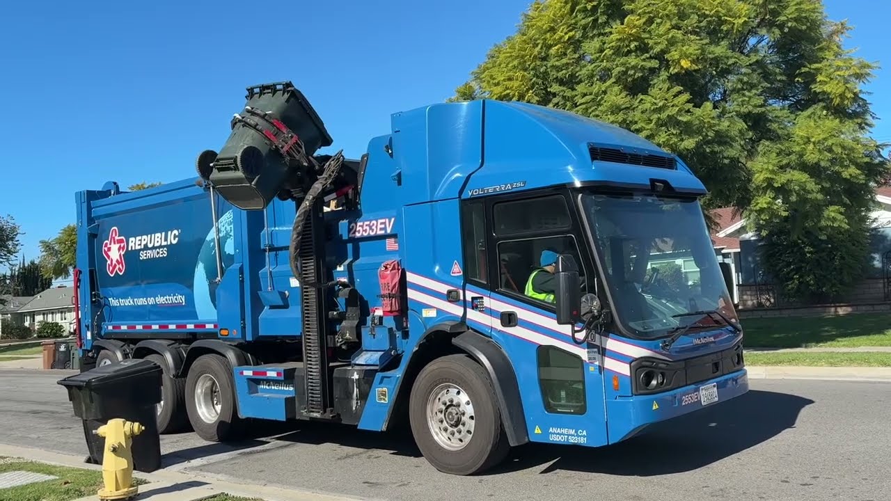 Republic Services Garbage Truck Mix: January 2026