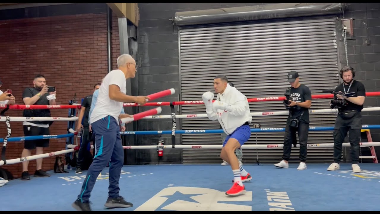 TEOFIMO LOPEZ JR & NEW TRAINER JORGE RUBIO WORKING THE DEFENSIVE DRILL AT TOP RANK GYM | TRAINING