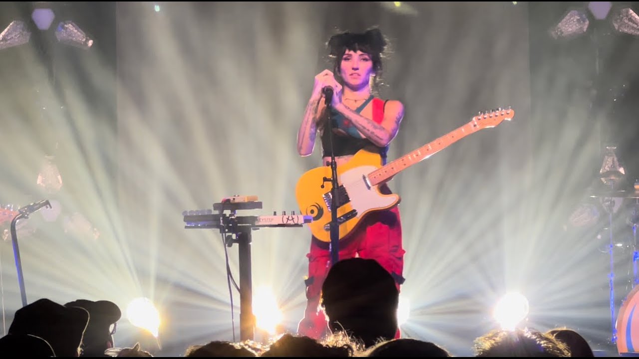 Lights - Beside Myself (Live in St. Louis, 4/26/2022)